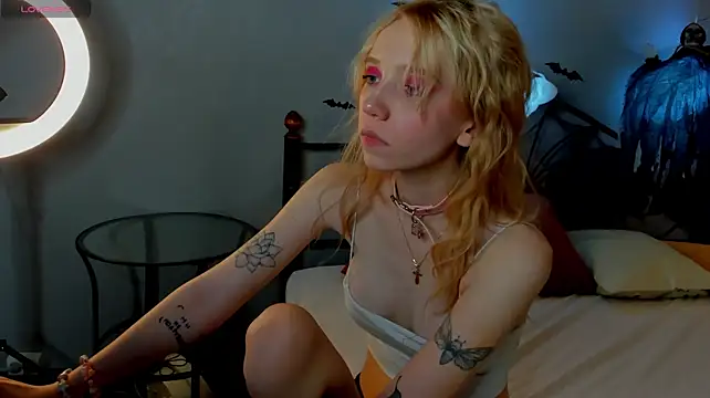 Lil1y_Moore - deep blowjob with dildo