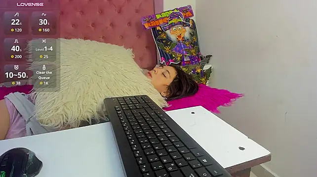 Abrilcollins09 - Finger on my ass 🍑