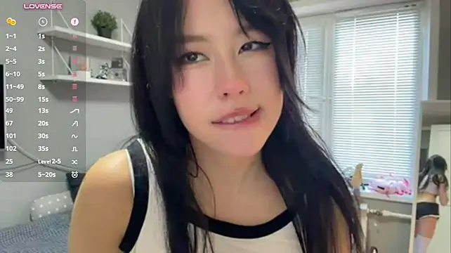 AmiKite - I'll suck my thumb for you