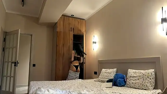 OnaChicalace - body tease