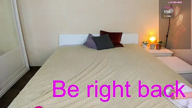 OliviaXBuckley - show tits