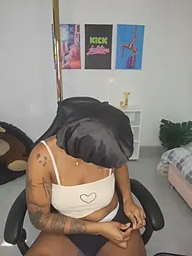 Julixxx22 - rub the clitoris, insert fingers