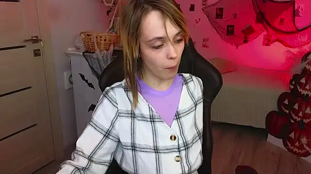 SelenaBless - suck close lollipop