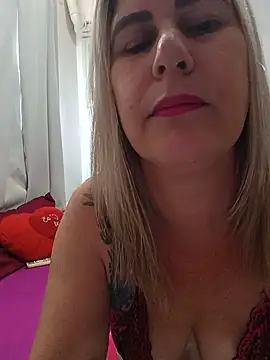 Elaravelaz - Vibrador na bucetinha