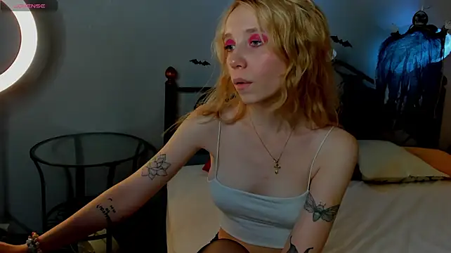 Lil1y_Moore - deep blowjob with dildo