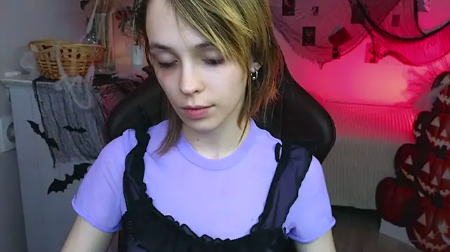 SelenaBless - suck close lollipop