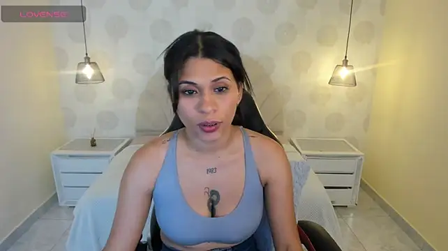 YARA_SHINE2 - show pussy