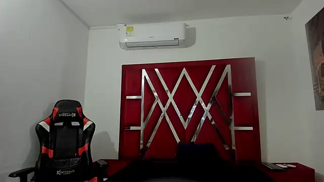 Quinn_ht - Show my Tits