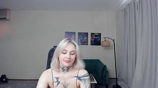 AlyshaVence - Air kiss