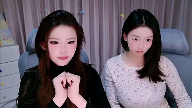 Yiyilailai - 黑丝高跟鞋性感椅子舞 😛