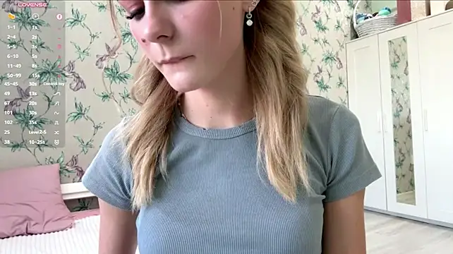 LianaLuecke - 3x ass slaps