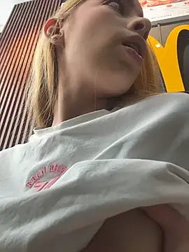 Isabella-gaviria - FINGERING PUSSY + SPIT PUSSY🌸🥵🔥