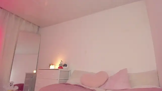 AbyWhitee - plug inmy ass