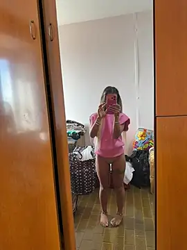 Thegirlofthemirror - Spazzola in culo
