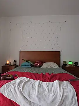Hotbrunettemass - Molas nos mamilos 💜 + Plug no cu 🍑