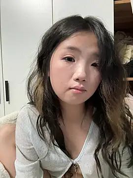 Miaomiao79882 - 倒立一分钟