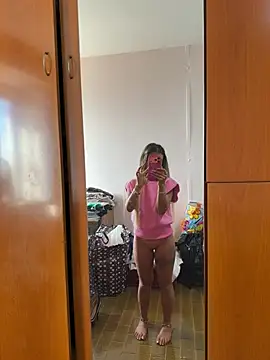 Thegirlofthemirror - Spazzola in culo