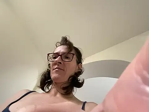 Hairy_horny_mommy - Tongue tease n drool