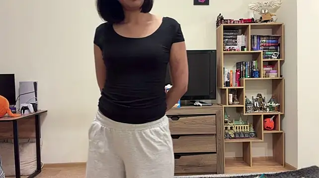 PaintedDisplay - Change my outfit?<3
