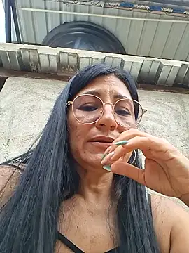 Maturexxxnaughty - A stranger grabs my tits on the street.