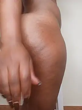 Naomi694_ - Finger wet pussy🤤