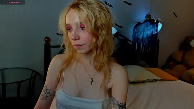 Lil1y_Moore - deep blowjob with dildo