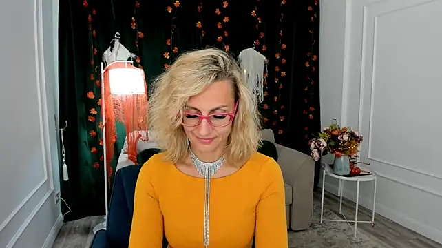 MuseOfStage - Put on a bikini and dance