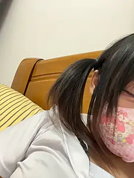 Yuemmy_6152 - 脱上衣五分钟
