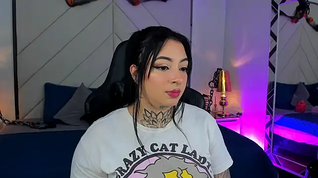 Sofia_LaurentJS - show boobs