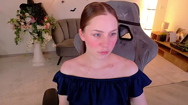 I_m_Regina - massage boobs close up