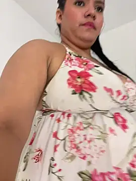 NaniGgold - I’ll show you my tits and play with them