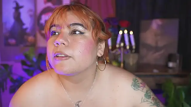 Samanta_Bigboos - Is my sweet saliva playing on my face?