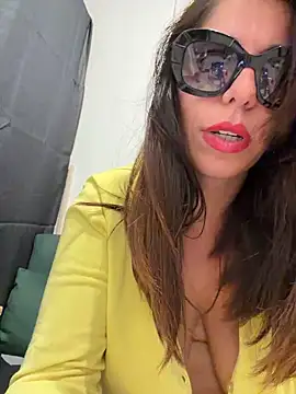 Sara87Show4U - Minigonna senza slip