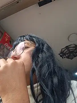 Cute_hollywood_0 - straw with tits
