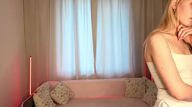 ChelsieAranas - I WILL SHOW THE COLOR OF MY PANTIES