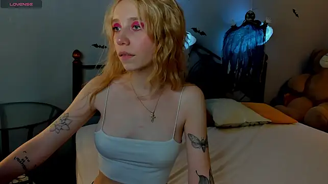 Lil1y_Moore - deep blowjob with dildo