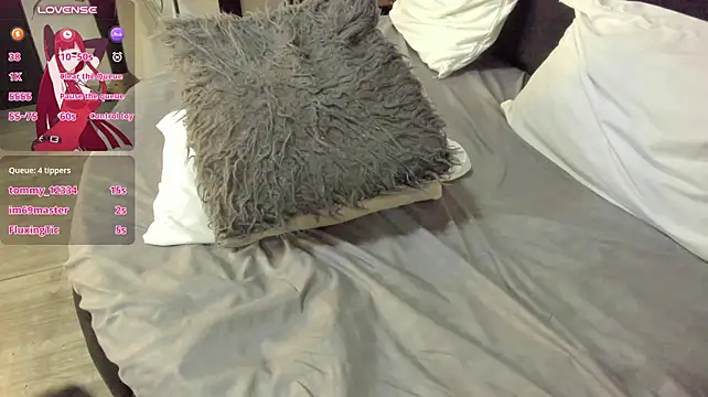 Aurora__23 - Rub clit👅