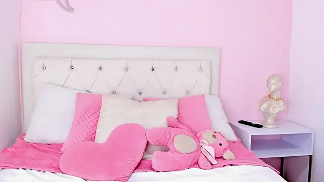 Mia_Montess - Mia go doggy style + spank ass hard