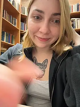 Sunny___Bunny - Get NAKED under table + fingering in kfc