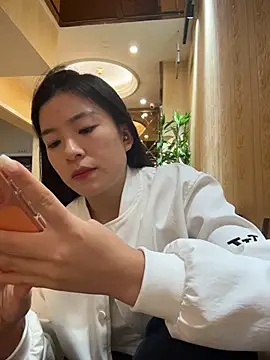 MS-520 - 两个妹妹亲一口