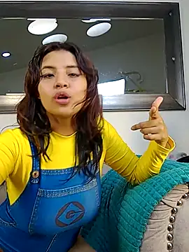 Liily_Foxxy - FINGERS FOXXYS PUSSY WHILE KISSING