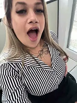 Kahreal - MASTURBATION IN THE OFFICE