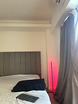 Leonienoire - GET NAKED + OIL IN MY ASS