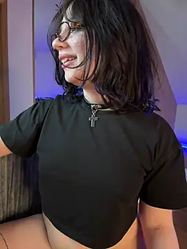 YourLittleDevil - help me cum more