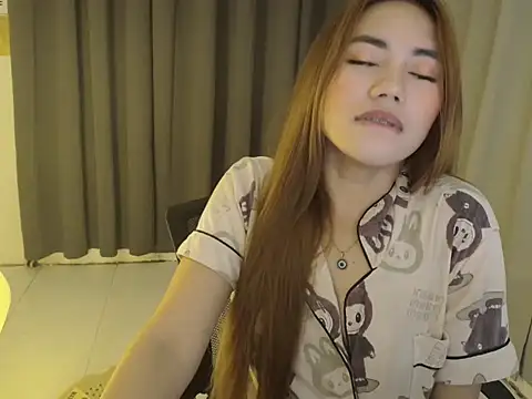 Sexybabedine - DOGGY NAKED SQUIRT