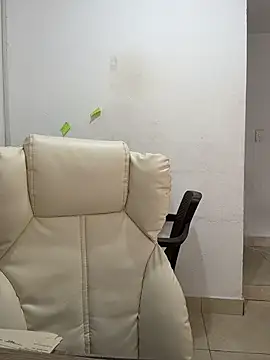 Angie_e - open ass in office RISKY boss shhhh