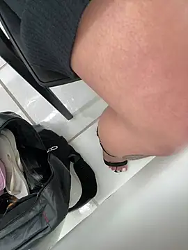 Kahreal - MASTURBATION IN THE OFFICE