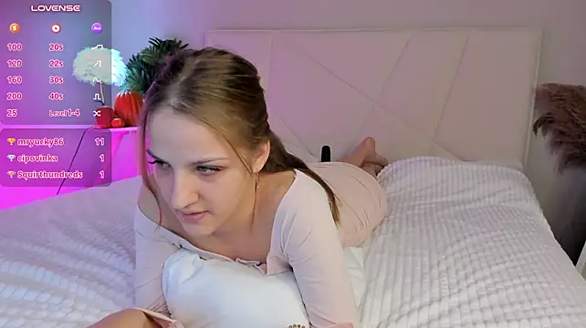 Luna_Vibee - show tits