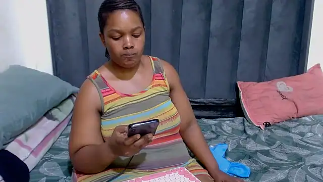 BigbootyNickyx