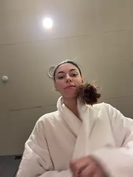 AmelieCrystal - squeeze my titties a bit >_<
